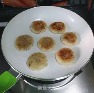 Make Potato rice cake step 11