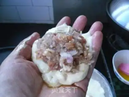 Make Pork onion pie step 7