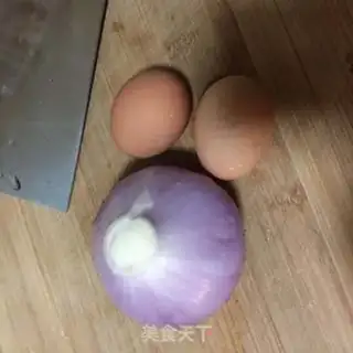 Make Onion fried eggs step 0