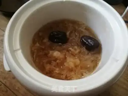 Make Silver-eared date soup step 6