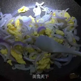 Make Onion fried eggs step 5
