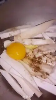 Make Fry almond mushrooms step 1