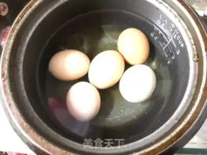 Make Eggs for winter meatballs step 0