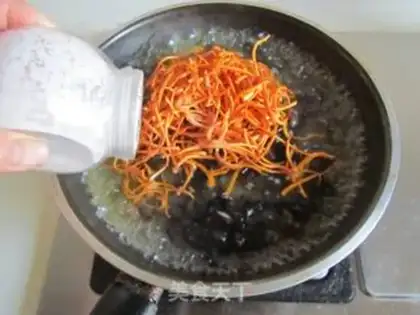 Make Woodworms with chicken silk step 4