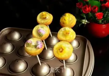 Make Flower crystal cake step 16