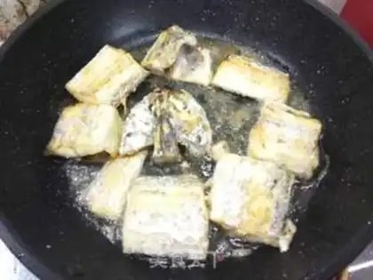 Make Jell-O fish step 3