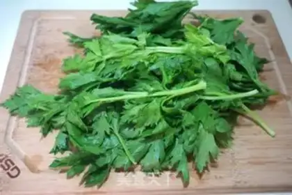 Make Celery leaves step 0