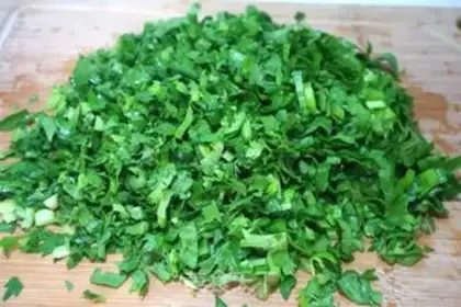 Make Celery leaves step 1