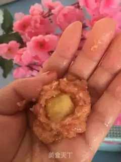 Make Pineappleballs step 3