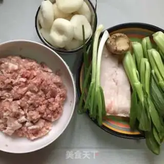 Make Red burning lion head step 0
