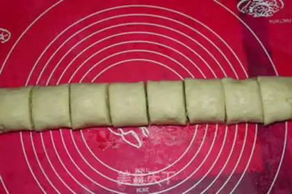 Make Onion rolls step 7