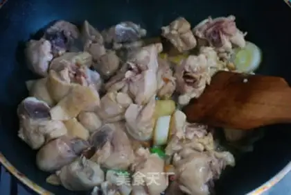 Make Yellow chicken step 6