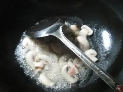 Make Soybeans fried mushrooms step 4