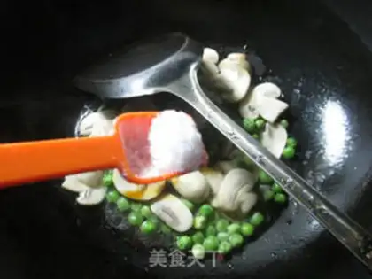 Make Soybeans fried mushrooms step 7