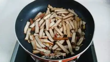 Make Scrambled Dutch beans step 5