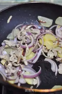 Make Onion fried eggs dry step 4
