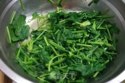 Make A spinach fan step 3