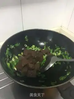 Make Fried pig blood step 4