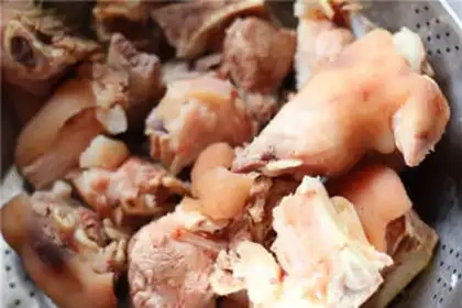 Make Red burning pig hoof step 2