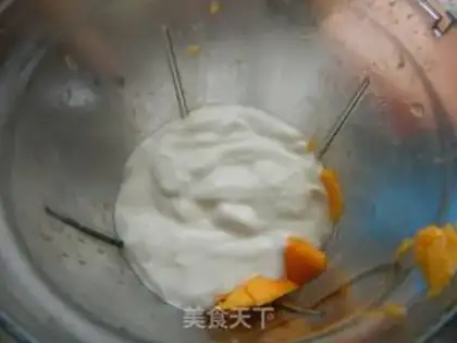 Make Mango yogurt shake step 3