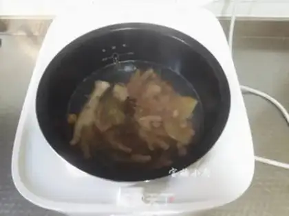 Make Peanut chicken claw soup step 6
