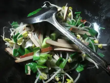 Make Eggs dry and sprouts step 3