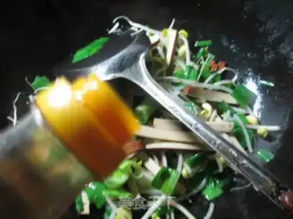 Make Eggs dry and sprouts step 4