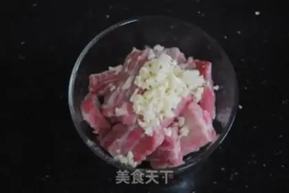 Make Garlic roasted ribs step 1
