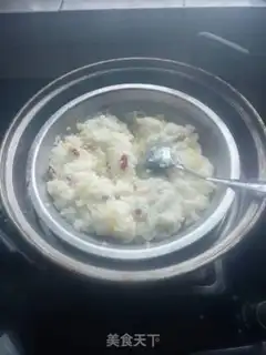 Make Pineapple rice step 1