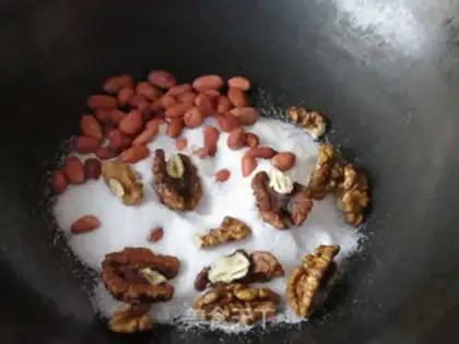 Make Nut sauce and cabbage step 4