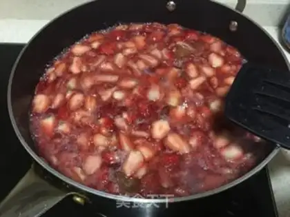 Make Homemade strawberry sauce step 5