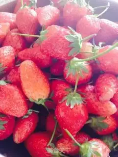 Make Strawberry Popsicle step 0