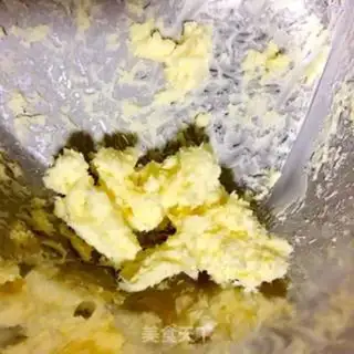 Make Chocolate almonds step 1