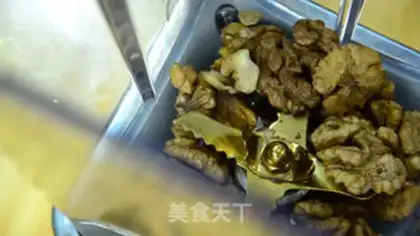 Make walnuts step 0