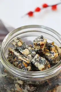 Make walnut sesame sugar step 13