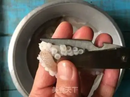 Make Burning fresh squid step 1