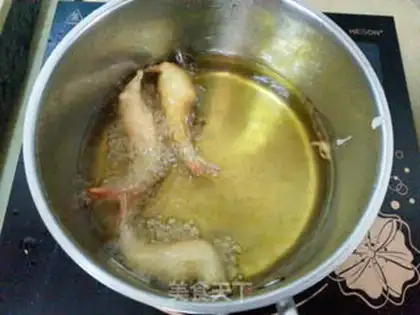 Make "Gince salad phoenix shrimp." step 8