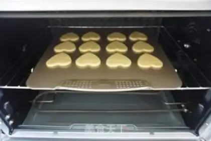 Make Fooks and frosting cookies step 6