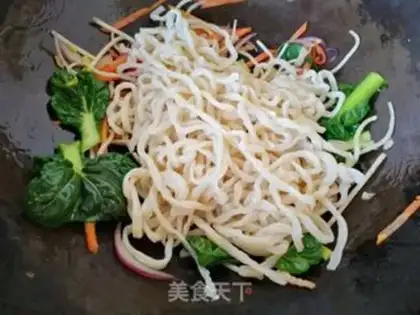 Make Home cuisine noodles step 7