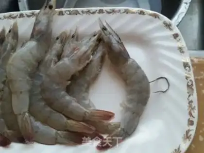 Make Flowers with rich shrimp step 2