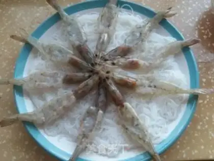 Make Flowers with rich shrimp step 7
