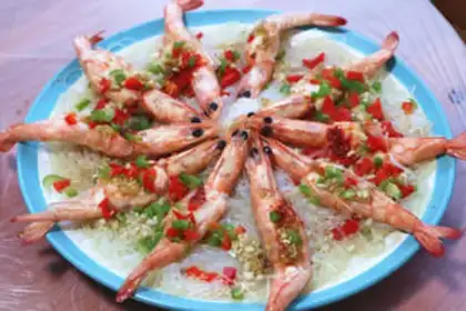 Make Flowers with rich shrimp step 11