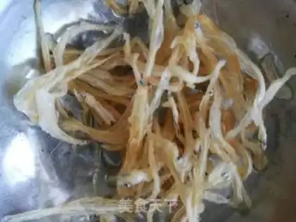 Make Silverfish meat, steamed eggs step 0