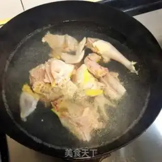 Make Fish fins, chicken soup step 2