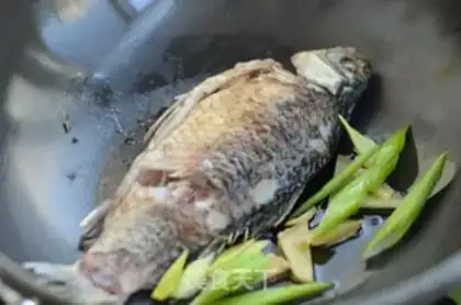 Make The radish gravy soup step 2