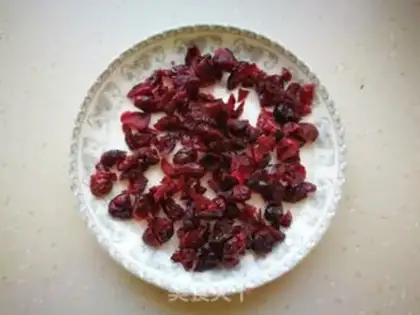 Make The sugared cranberry step 4