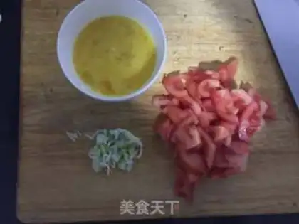 Make Tomato fried eggs step 0