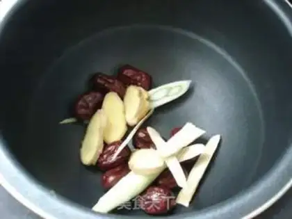 Make Yellow chicken soup step 3