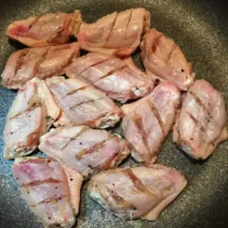 Make Black pepper chicken wings step 2