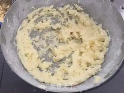 Make A pound cake of clot nuts step 1